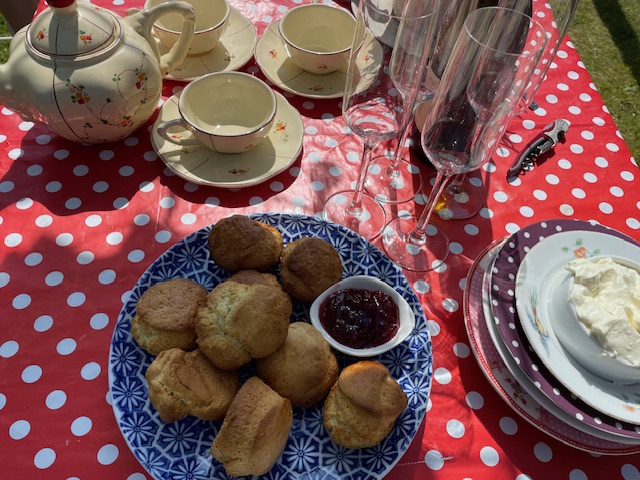 scones met clotted cream